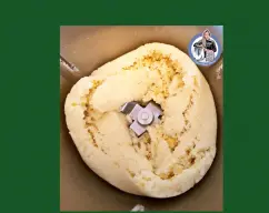 Step <p>Añada la leche, la crema para batir y el jugo de limón, licue 30 seg/vel 10. Cuele la mezcla y vierta en moldes para hielos o en un recipiente de silicón, congele durante 12 horas.</p> illustration