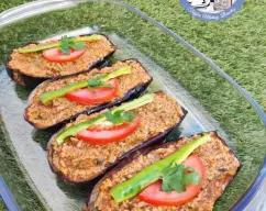 Step <p>Precaliente el horno a 200°C. Forre una bandeja de horno con papel de hornear.</p> illustration